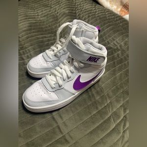 YOUTH NIKE BIG KID COURT BOROUGH MID 2 SNEAKERS SZ 4.5